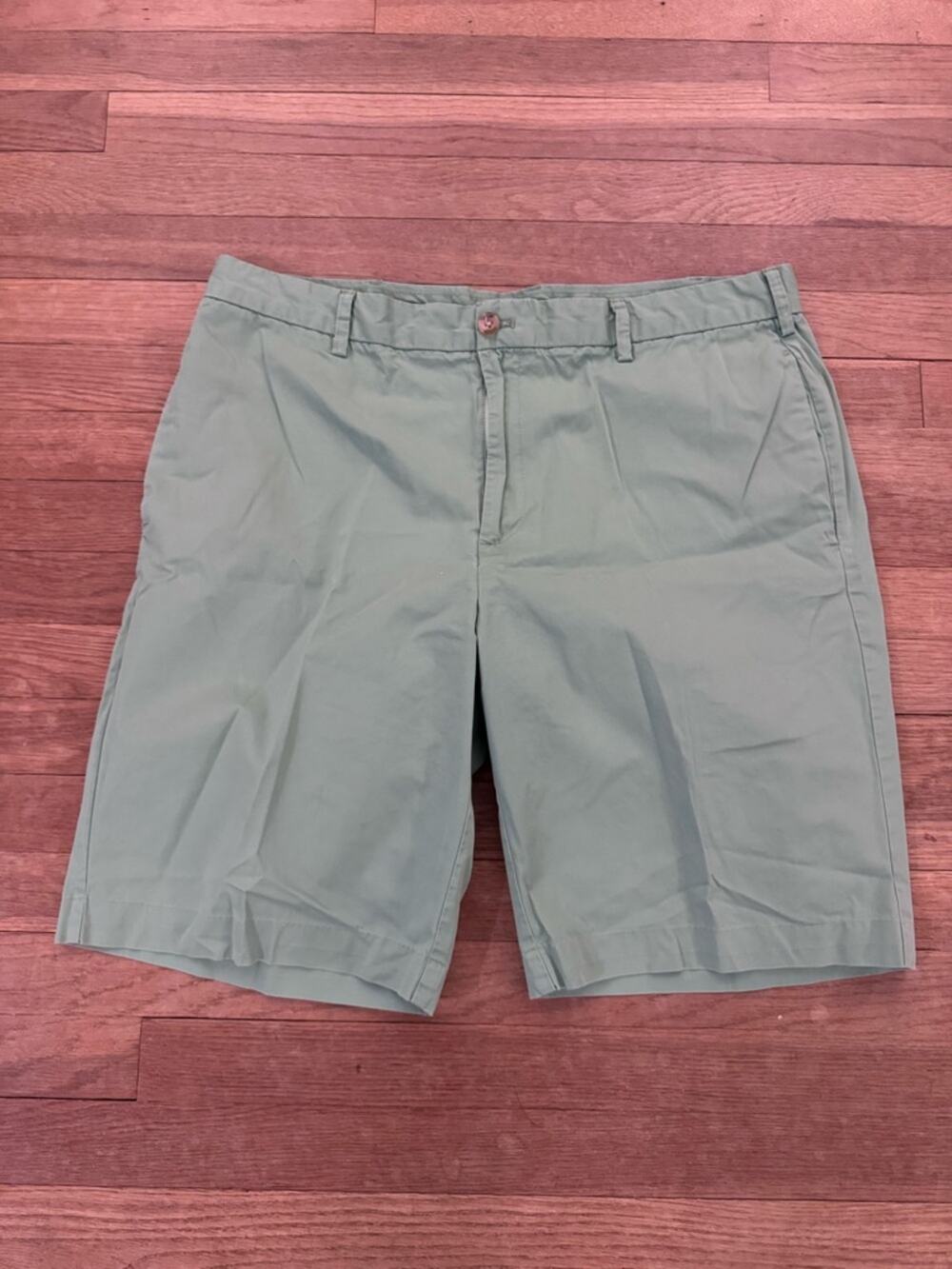 Izod Men's Green Slim Fit Luxury Sport Shorts - Size 38 b93